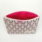 Die Trapeztasche M als unentbehrlicher Begleiter.